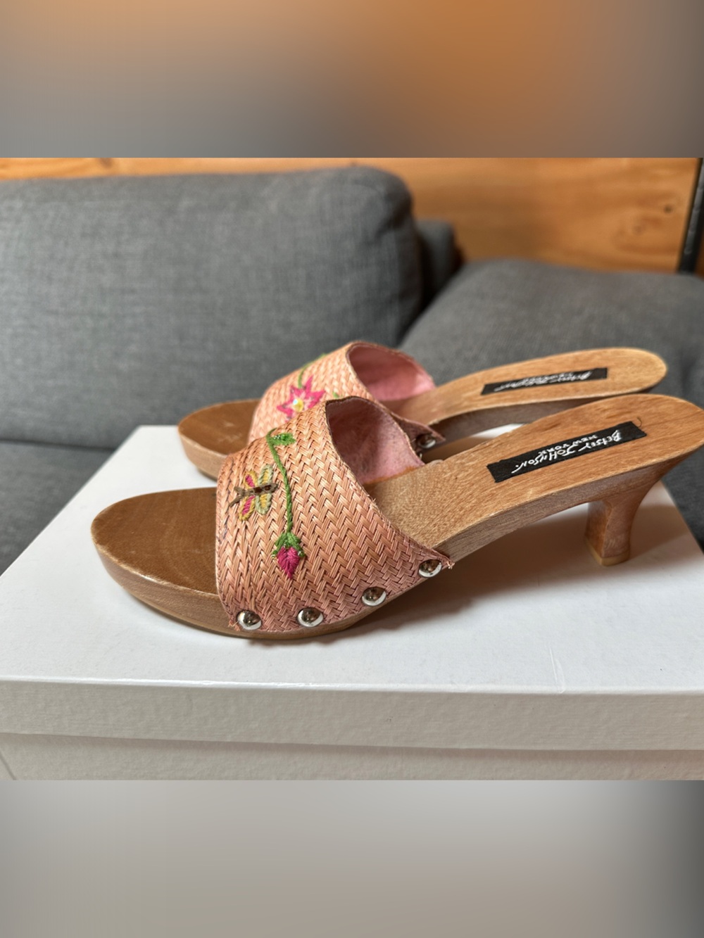 Betsey Johnson Pink Embroidered Woven Slide Mules - Picture 1 of 4